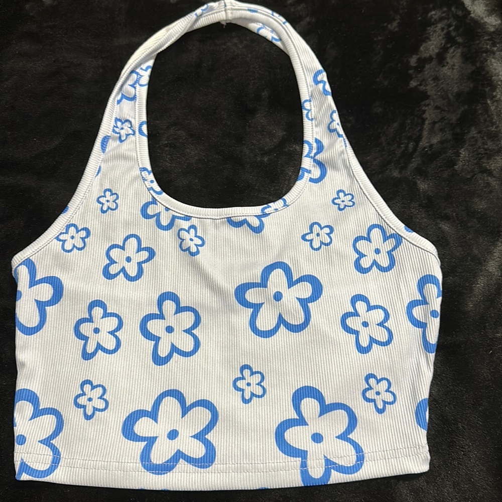 around the neck blue flower crop top. perfect for summer. size small